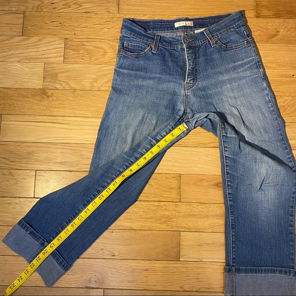 Levi’s 548 Perfectly Slimming Capri Cropped Jeans size 8 in medium wash - Picture 13 of 14